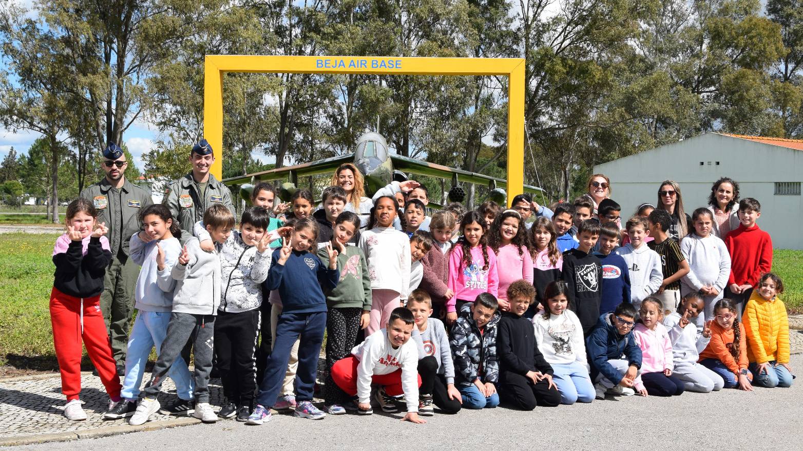 Beja: Escola visita a Base Area N. 11