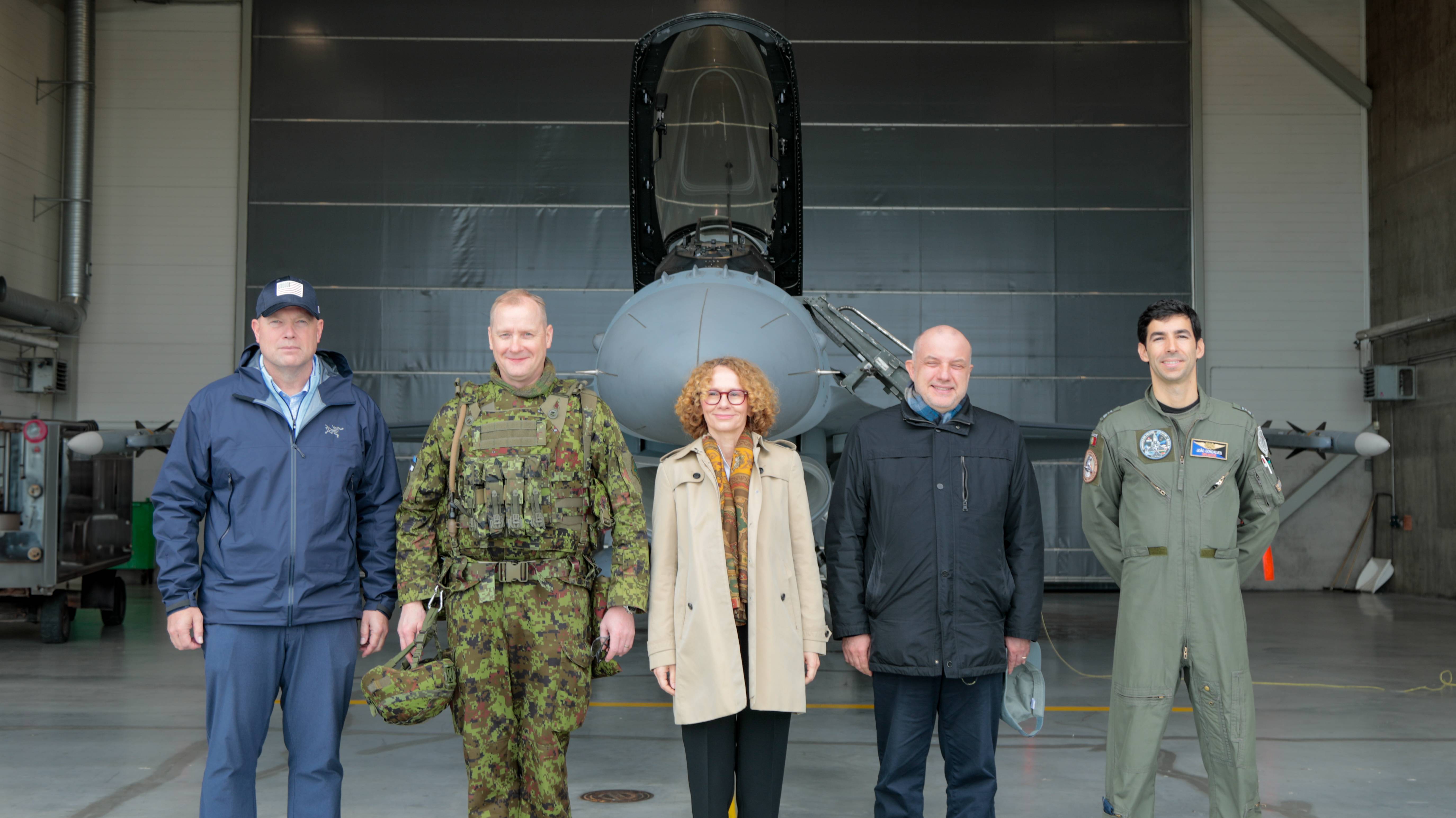 Destacamento da For�a A�rea recebe visita da Vice-Secret�ria-Geral da NATO