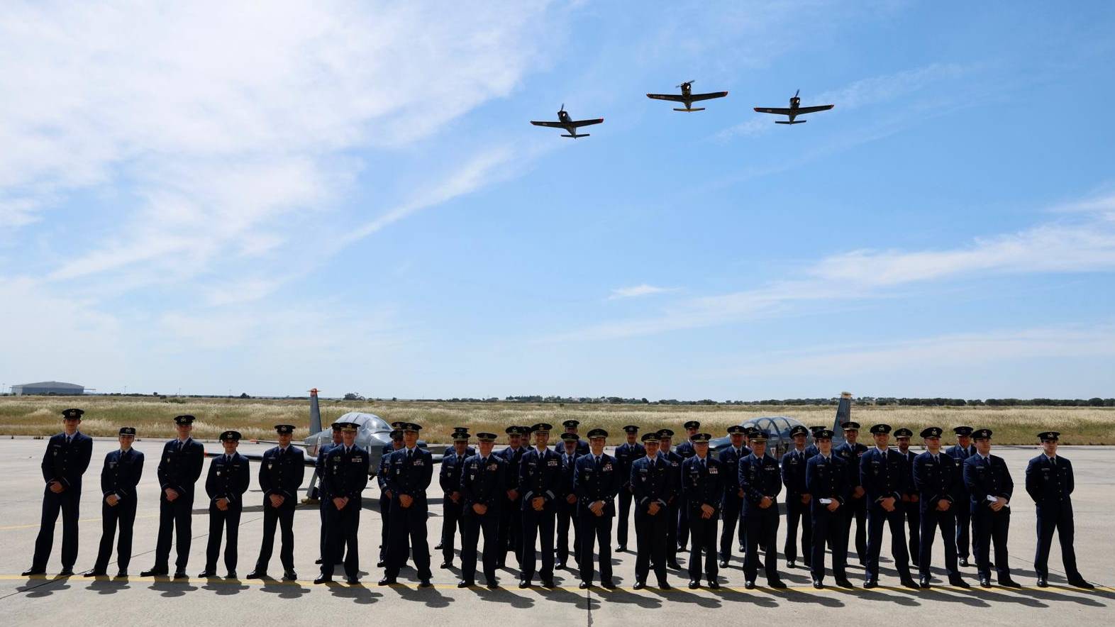 Força Aérea conta com oito novos pilotos Força Aérea conta com oito novos pilotos