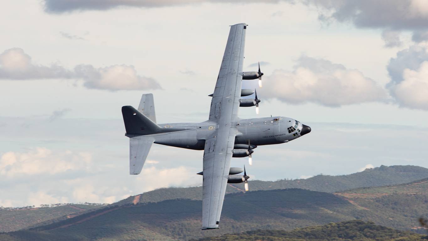 ETAP-C: Avies tticos executam treinos de manobras evasivas