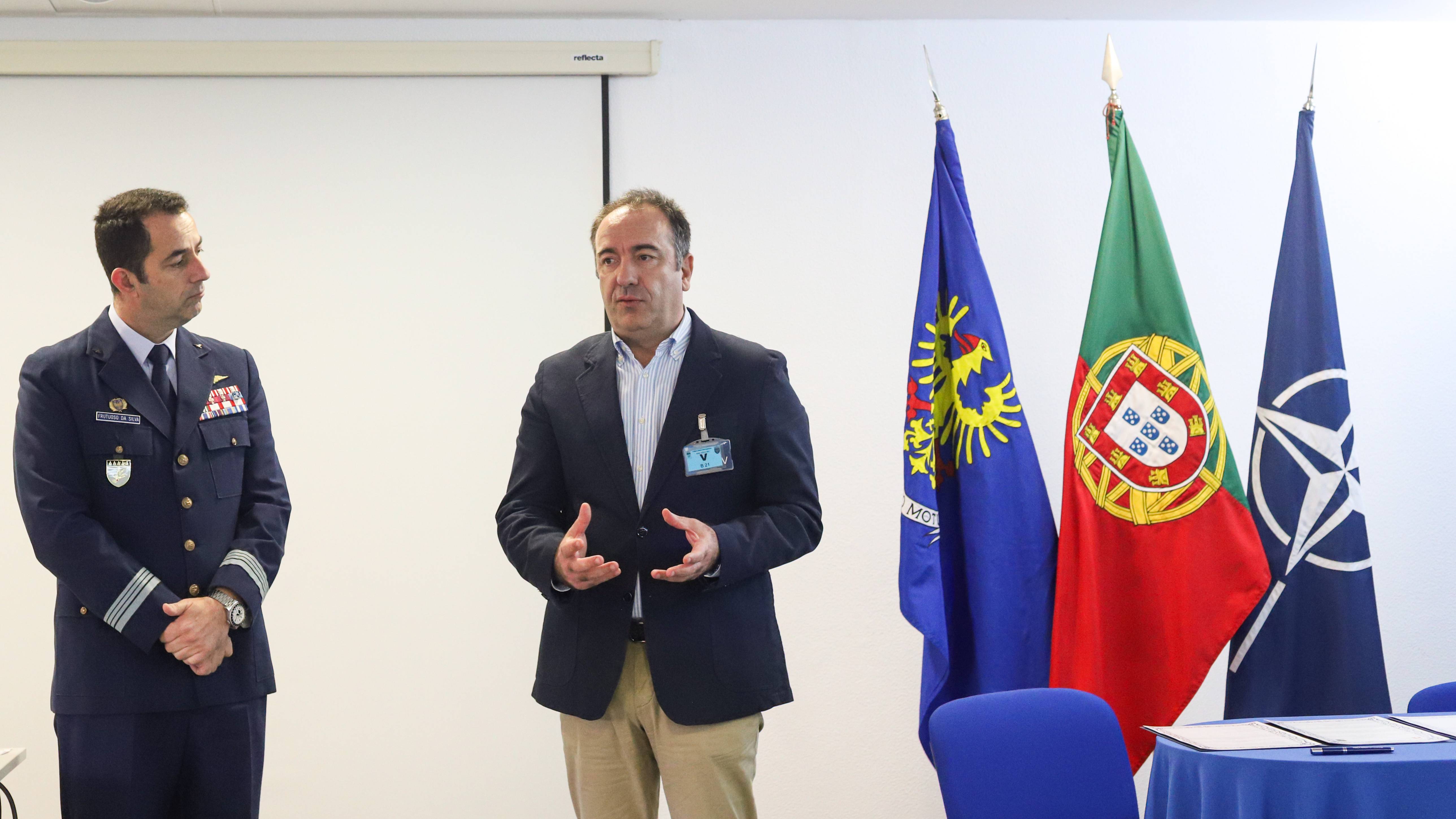 Base Area N. 5 agraciada com Bandeira de Mrito Social