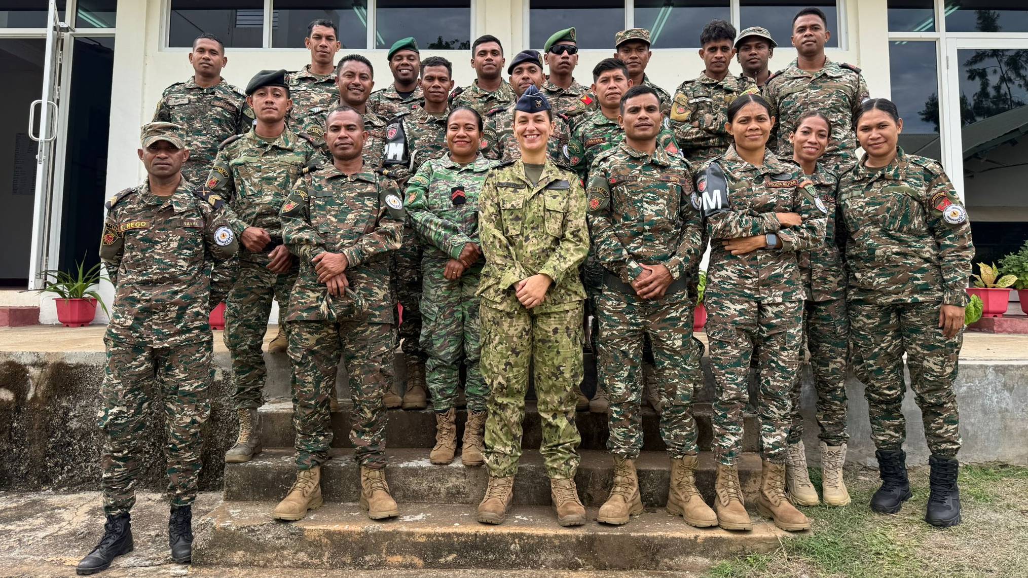 Militar da For�a A�rea leciona portugu�s em Timor-Leste