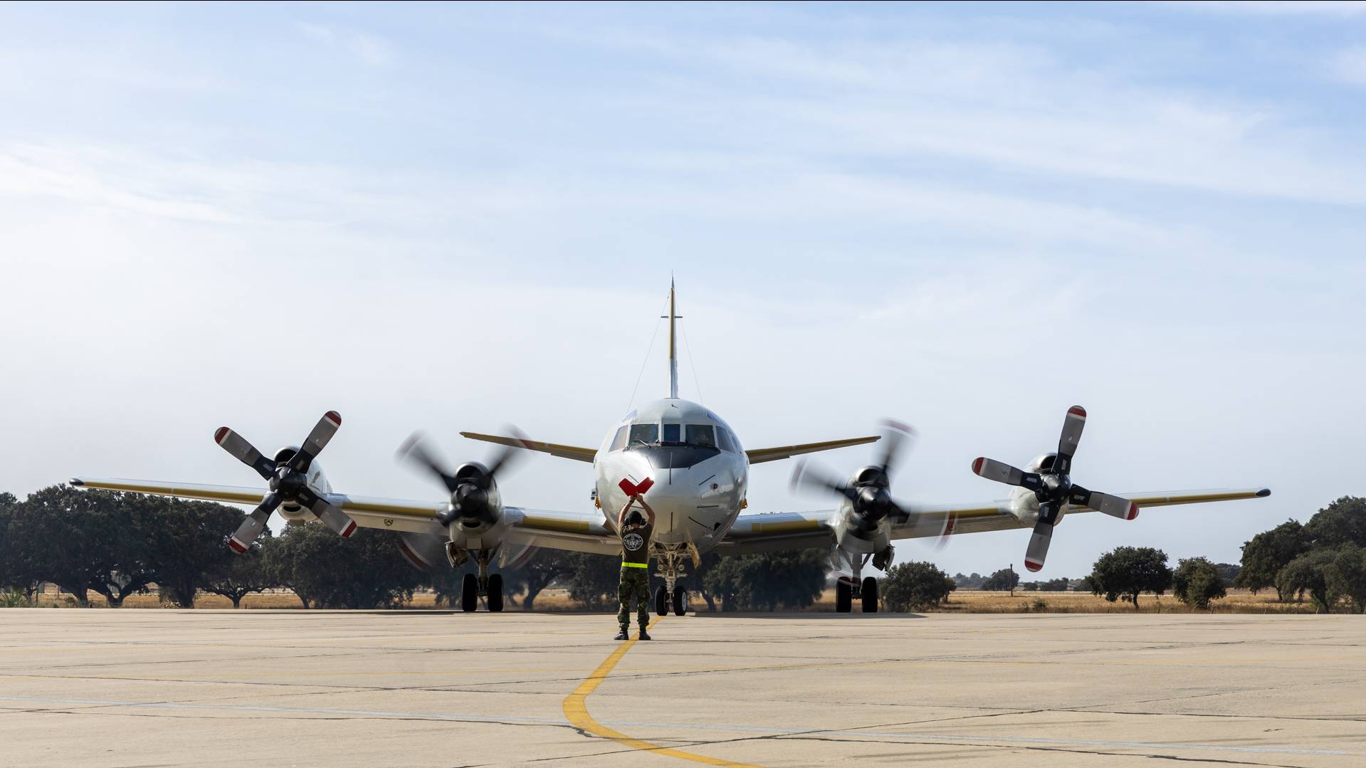 For�a A�rea celebra contrato para moderniza��o do P-3C Orion