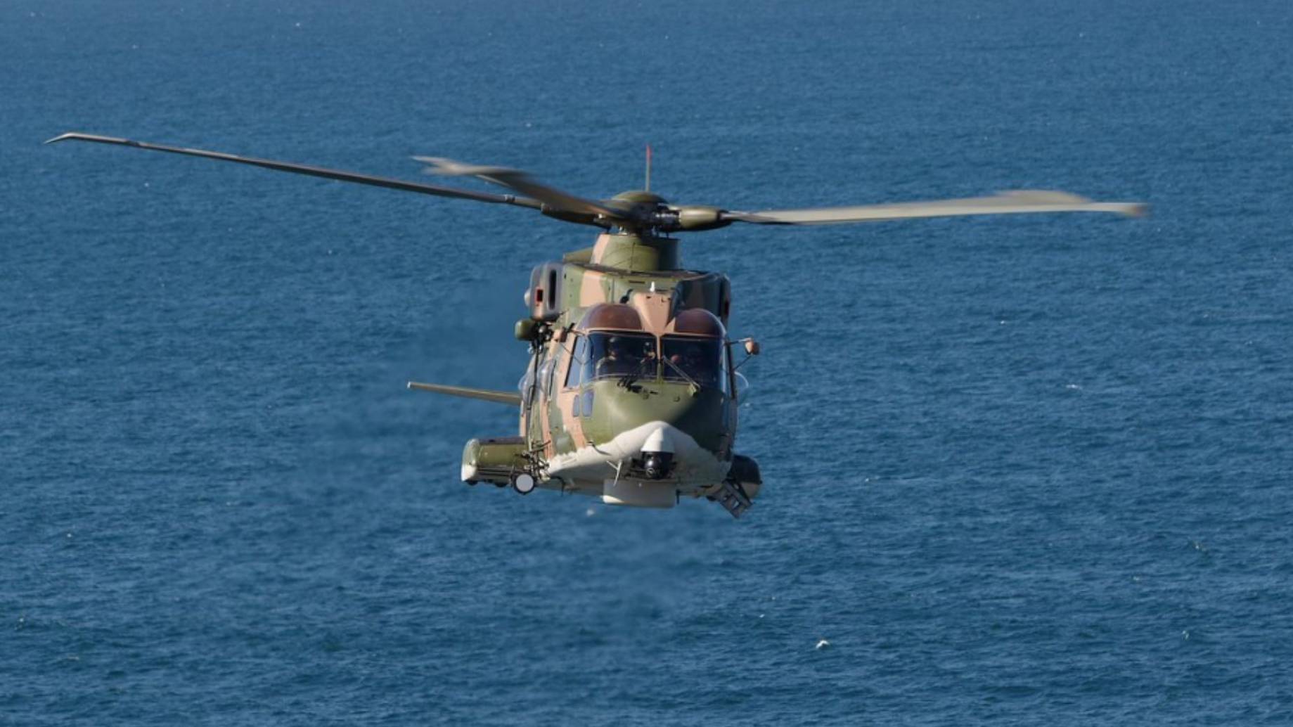 For�a A�rea resgata tripulante de navio