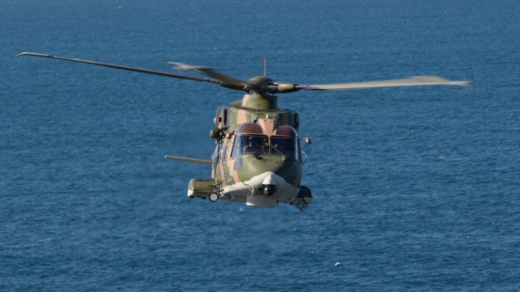 For�a A�rea resgata tripulante de navio