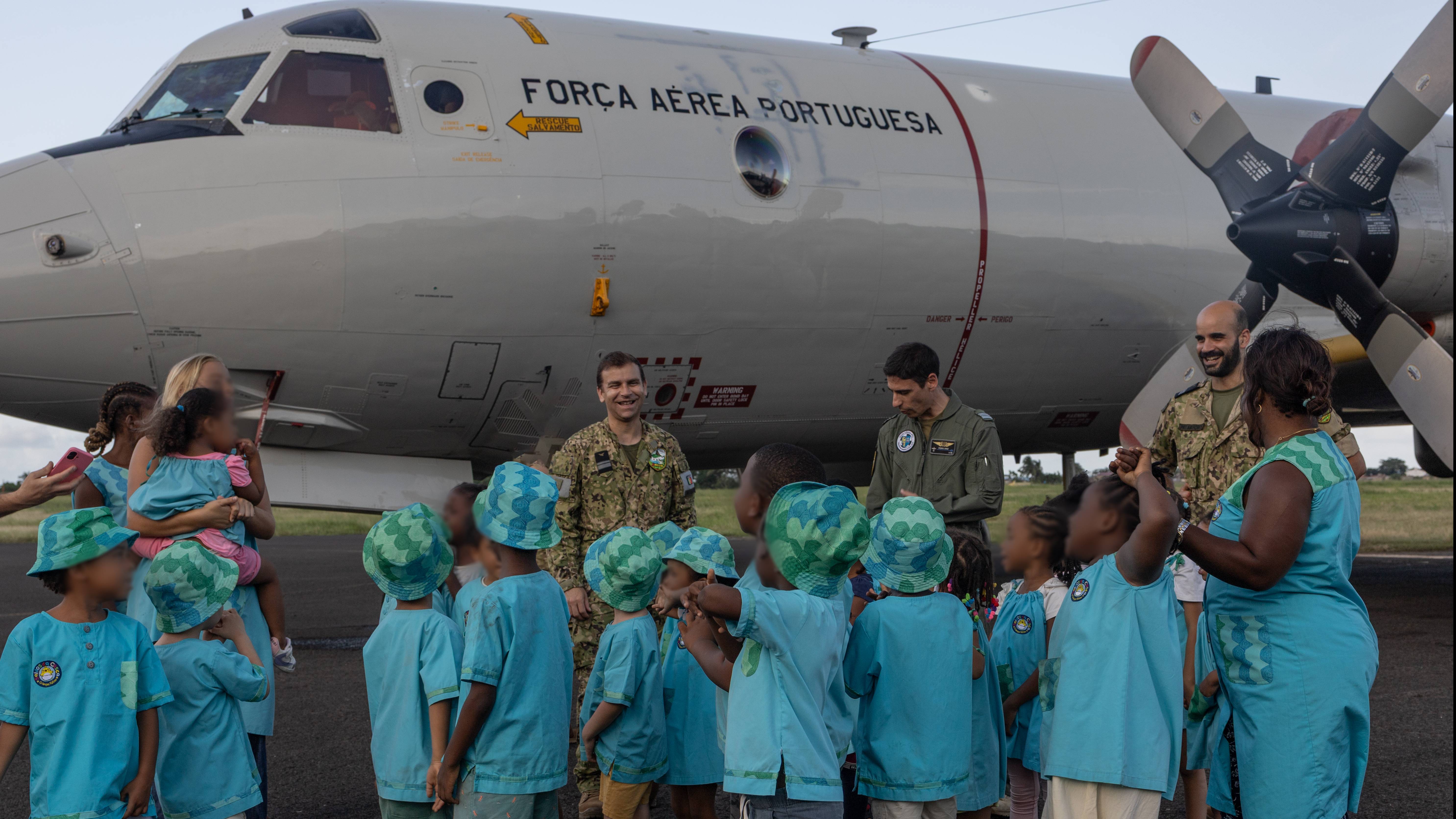 AMLEP: Destacamento recebe visita de crian�as em S�o Tom� e Pr�ncipe