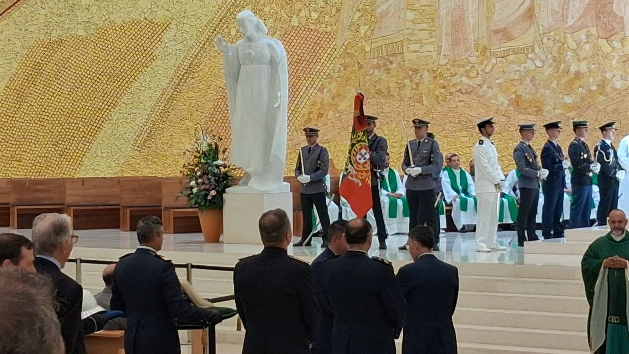 For�a A�rea marca presen�a na XLIII Peregrina��o Militar Nacional